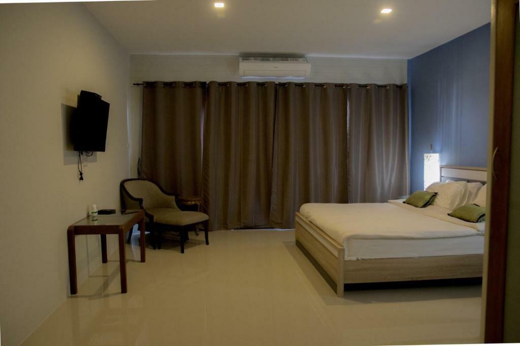 Chill Days @ Koh Larn Hotel Exterior photo